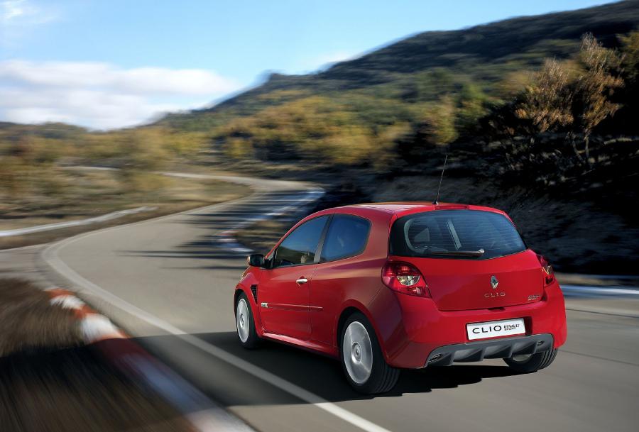  Renault Clio R.S. 2.0 16V 2006 года  (фото 119 из 125)